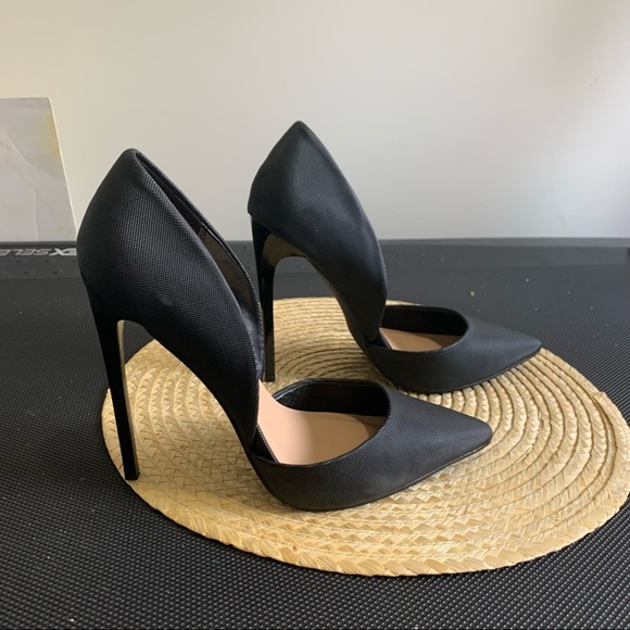 Monika Classy 5’’ Heel Pointy Toe Pumps - Picture 7 of 16